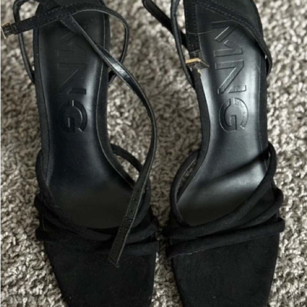 MNG Women's Chic Black Strappy Heels